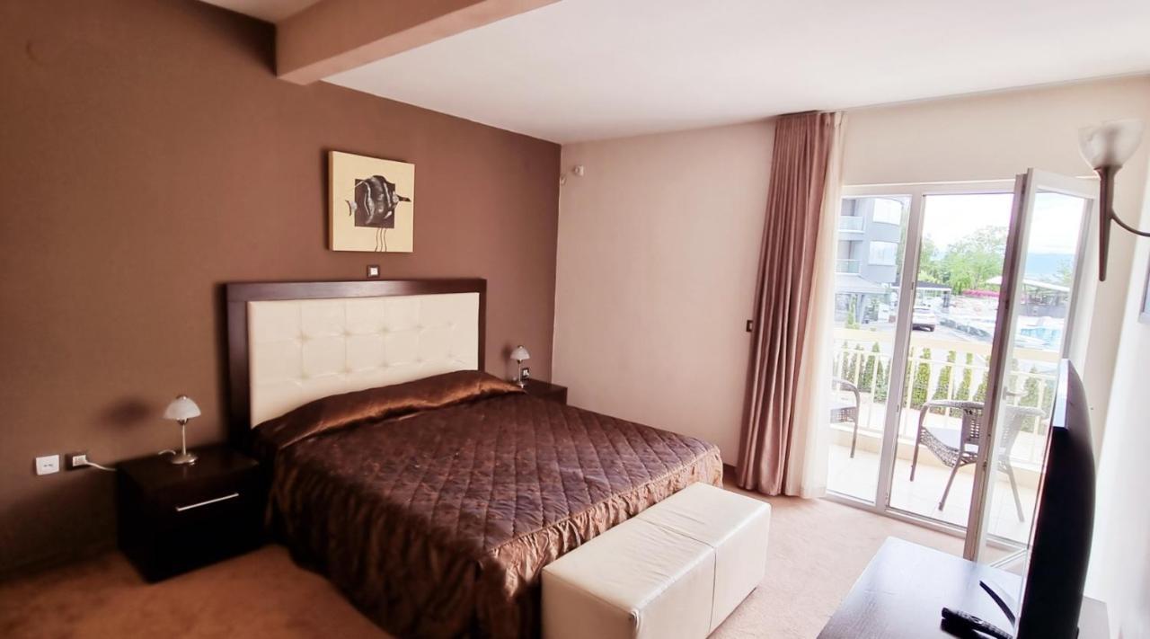 Hotel Bluebell Ohrid Bagian luar foto