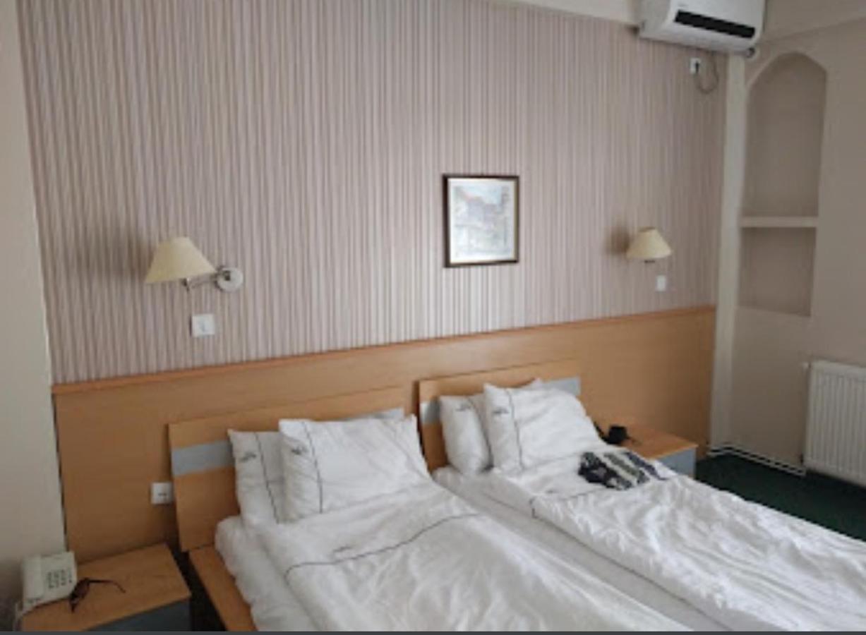 Hotel Bluebell Ohrid Bagian luar foto