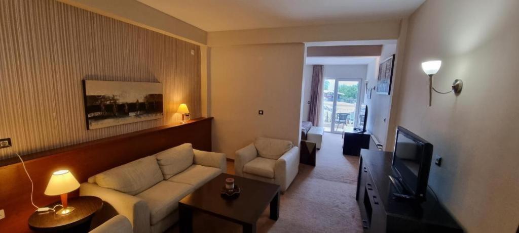 Hotel Bluebell Ohrid Bagian luar foto