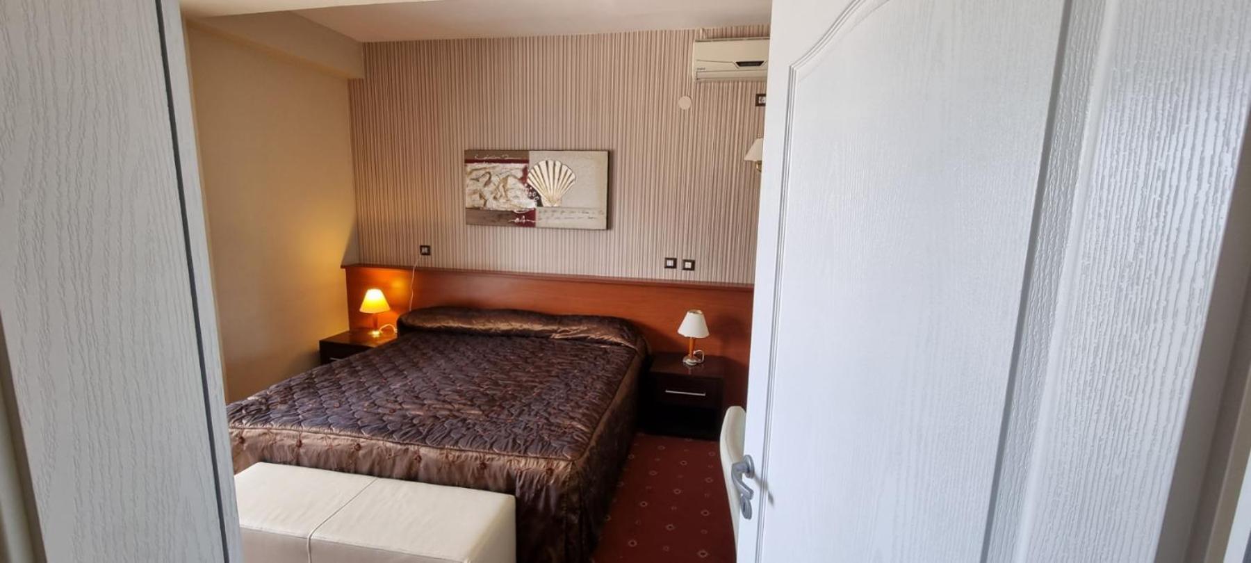 Hotel Bluebell Ohrid Bagian luar foto