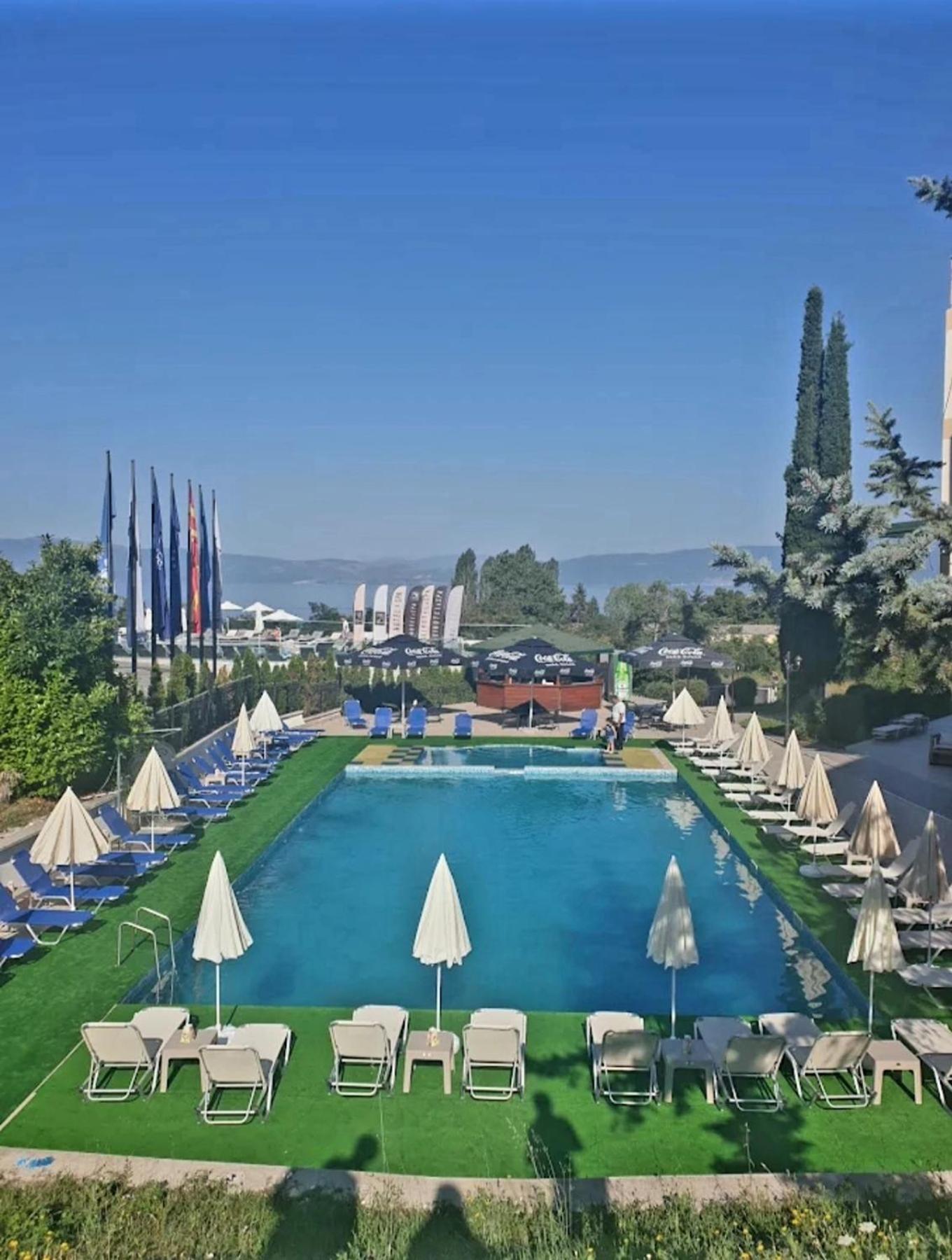 Hotel Bluebell Ohrid Bagian luar foto